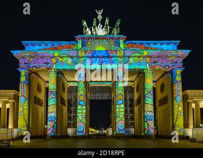 Festival delle Luci, la Porta di Brandeburgo, Paris Place, medio, Berlino, Germania, Brandenburger Tor, Pariser Platz, Mitte, Deutschland Foto Stock