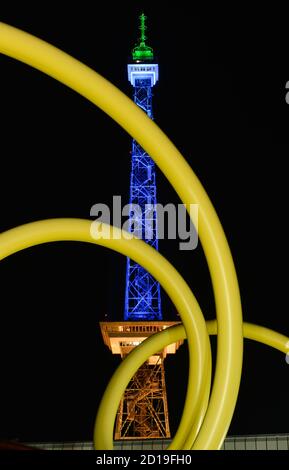 Festival delle Luci, Ursula Sax 'looping il loop 1992", torre della radio, equo, Westend, Charlottenburg di Berlino, Germania, Ursula Sax 'Looping 1992', Funktu Foto Stock