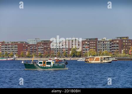 Case di abitazione, Paul e Paula Ufer, trambusto castello, bright mountain, Berlino, Germania, Wohnhaeuser, Paolo und Paula Ufer, Rummelsburg, Lichtenberg, DEU Foto Stock