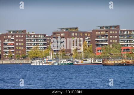 Case di abitazione, Paul e Paula Ufer, trambusto castello, bright mountain, Berlino, Germania, Wohnhaeuser, Paolo und Paula Ufer, Rummelsburg, Lichtenberg, DEU Foto Stock