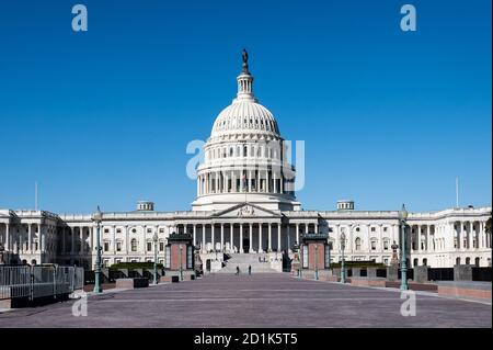 Washington, Stati Uniti. 05 ottobre 2020. Una vista esterna del lato orientale del Campidoglio degli Stati Uniti. Credit: SOPA Images Limited/Alamy Live News Foto Stock