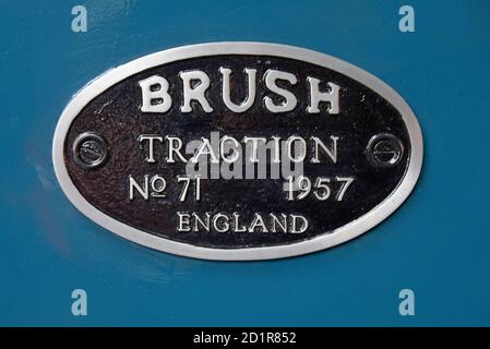 Piatto dei maker di Brush Traction su una locomotiva diesel di classe 31 al National Railway Museum di York, Regno Unito Foto Stock