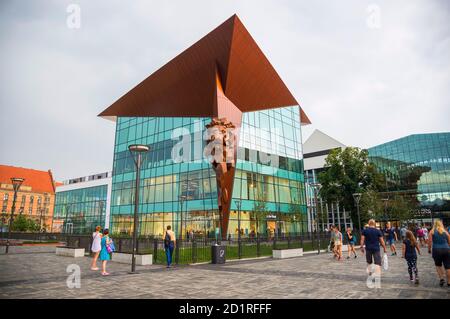 GDANSK / POLONIA - 4 AGOSTO 2018: Forum Gdansk - un moderno centro commerciale e di intrattenimento Foto Stock