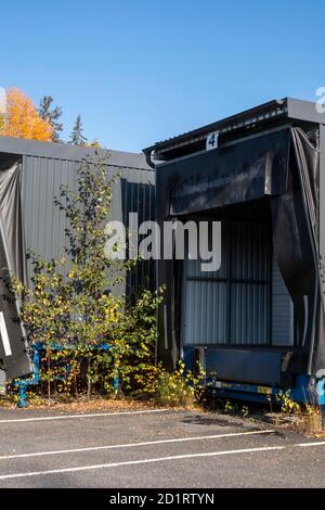 svuotare i cancelli di carico in un terminale del carrello Foto Stock