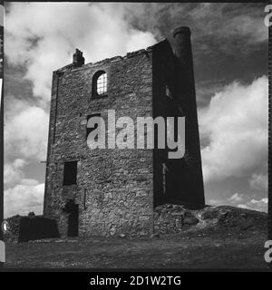 La conchiglia senza tetto di Houseman's Shaft Engine House a South Phoenix Mine, Bodmin Moor, Cornwall UK. Foto Stock