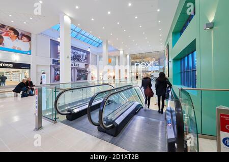 Centro commerciale Waterside al crepuscolo, Lincoln City Center, Inghilterra orientale, Regno Unito Foto Stock