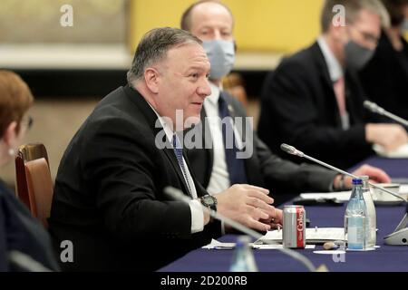 Tokyo, Giappone. 6 Ott 2020. Michael Pompeo, Segretario di Stato degli Stati Uniti, interviene durante la riunione ministeriale del quadrilatero Security Dialogue (Quad) a Tokyo, Giappone, martedì 6 ottobre 2020. Credit: POOL/ZUMA Wire/Alamy Live News Foto Stock