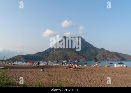 Adrasan, Antalya/Turchia-Settembre 27 2020: La gente gode di mare e sabbia in estate. Foto Stock