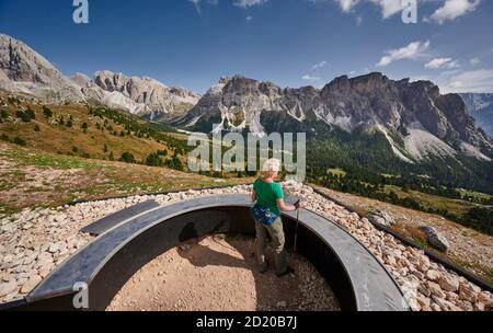 Piattaforma panoramica, la terrazza del patrimonio mondiale Mastlé a S. Cristina Val Gardena, Alto Adige, Italia Foto Stock