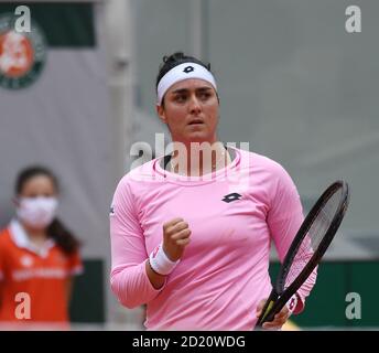 Parigi, Francia. 06 ottobre 2020. Roland Garros Parigi Francese aperto 2020 giorno 10 061020 Ons Jabeur (TUR) nella quarta partita Credit: Roger Parker/Alamy Live News Foto Stock