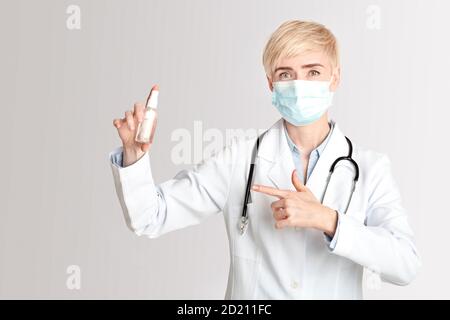 Consigli medici e protezione della salute durante l'epidemia di coronavirus Foto Stock