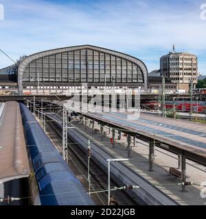 Stazione centrale di Amburgo: Hauptbahnhof. Così grande, la U-Bahn ha una fermata per entrambe le stazioni di Hauptbahnhof Nord e Sud Hauptbahnhof. Foto Stock