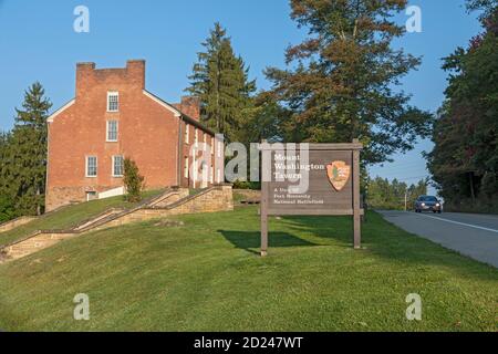 Farmington, Pennsylvania - Tavern del Monte Washington al campo di battaglia nazionale di Fort necessariamente. La taverna fu costruita alla fine del 1820 come luogo di sosta Foto Stock