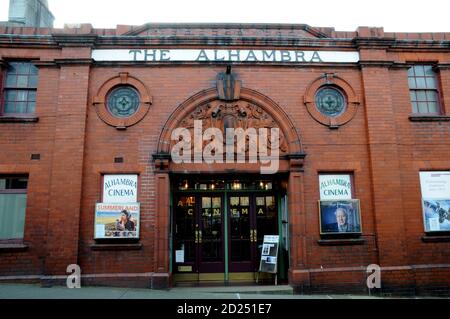 Il cinema Alhambra nella città mercato Cumbria di Keswick. Costruito nel 1913 e aperto il 22 gennaio 2014, è in funzione da oltre 100 anni! Foto Stock