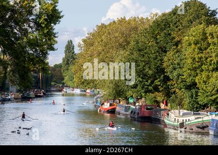 Regno Unito, Londra / Essex, River Lea, il più grande affluente londinese del Tamigi che attraversa Chesunt, Tottenham, Walthamstow, Stratford e Hackney Foto Stock