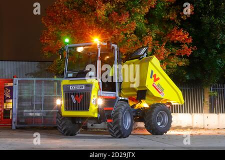 Un dumper Wacker Neuson DV90 Dual View da 9 tonnellate con cabina. Foto Stock