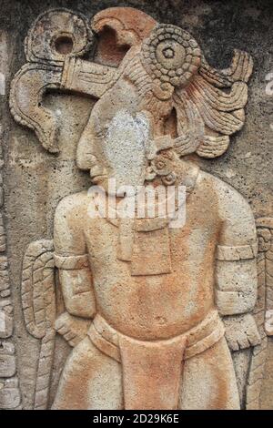 Bassorilievo con prigioniero maya nel sito archeologico di Tonina. Chiapas, Messico Foto Stock