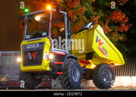 Un dumper Wacker Neuson DV90 Dual View da 9 tonnellate con cabina. Foto Stock