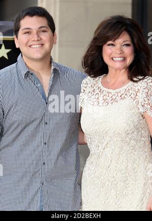 06 ottobre 2020 - Eddie Van Halen, chitarrista leggendario della Hall of Fame e co-fondatore di Van Halen -- è morto dopo una lunga battaglia con il cancro alla gola all'età di 65 anni. File Foto: 22 Agosto 2012 - Hollywood, California - Wolfgang Van Halen, Valerie Bertinelli. Valerie Bertinelli ha ricevuto il premio Star on the Hollywood Walk of Fame. (Immagine di credito: © Russ Elliot/AdMedia via ZUMA Wire) Foto Stock