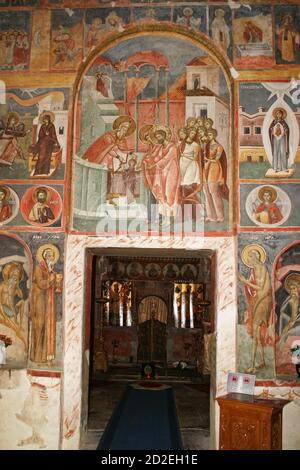 Monastero di Snagov, Contea di Ilfov, Romania. Interno della chiesa del 15 ° secolo. "La presentazione dell'affresco della Beata Vergine Maria". Foto Stock