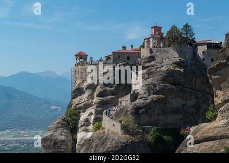 Monastero di Grand Meteoro, Meteora, Trikala, Grecia. Monumento patrimonio dell'umanità dell'UNESCO. Monasteri ortodossi orientali. Foto Stock