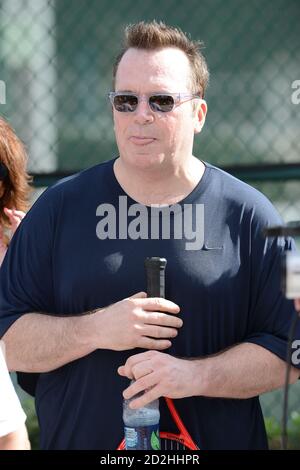 DELRAY BEACH, FL - OTTOBRE 27: Tom Arnold al Chris Evert/Raymond James Pro-Celebrity Tennis Classic al Delray Beach Tennis Center il 27 Ottobre 2012 a Delray Beach, Florida. Persone: Tom Arnold credito: Hoo-me / MediaPunch Foto Stock