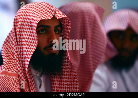 Members of the Committee for the Promotion of Virtue and Prevention of Vice, or religious police, attend a training course in Riyadh April 29, 2009 . REUTERS/Fahad Shadeed (SAUDI ARABIA MILITARY RELIGION)
