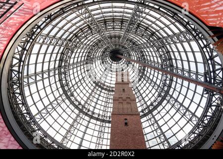 La Torre della Tiro di Coop è stata salvata dalla demolizione nel 1973 ed è stata incorporata nel complesso commerciale di Melbourne Central. Foto Stock