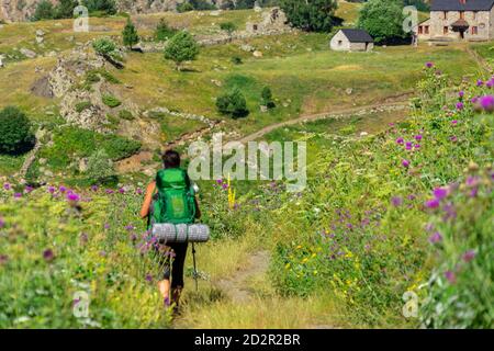 granjas de biadós, Valle de Añes Cruces, parque natural Posets-Maladeta, Huesca, Cordillera de los Pirineos, Spagna Foto Stock