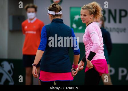 arbora Krejcikova e Katerina Siniakova della Repubblica Ceca durante la doppia finale al Roland Garros 2020, Grand Slam Tennis Tourname Foto Stock