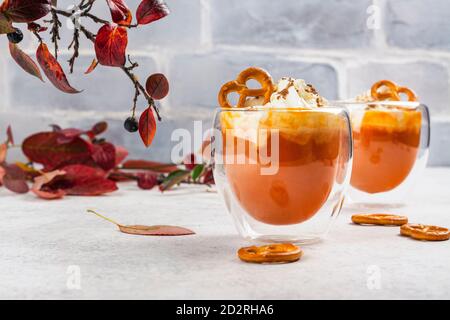 Bevanda di latte di zucca speziata Foto Stock