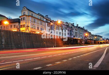 Bratislava street Staromestska - Old town, la Slovacchia durante la notte Foto Stock