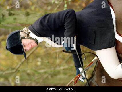 L'amico del Principe del Galles Camilla Parker-Bowles con Beaufort Hunt vicino a Tetbury, Gloicestershire, questa mattina (Lunedi). Foto di Tim Ockenden/PA. Foto Stock