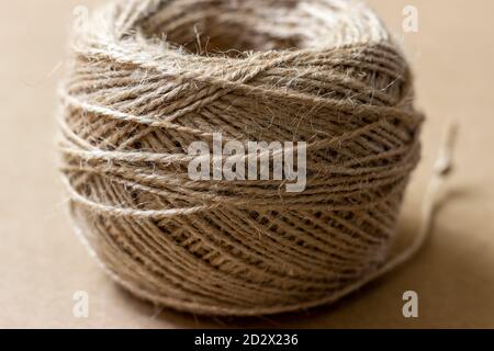 Corda intrecciata a spago o iuta, corda per decorazioni fatte a mano Foto  stock - Alamy