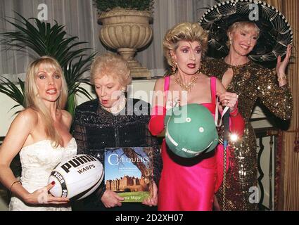 (Da sinistra) Singer Lynsey de Paul, attrice June Whitfield, comedienne Faith Brown e 'Green Godess' Diana Moran partecipano al Carnival Ball, al Savoy Hotel, Londra, stasera (Giovedi). I festaioli dell'evento di beneficenza hanno la possibilità di prendere la pista da ballo con la celebrità di loro scelta. Foto di Rebecca Naden/PA Foto Stock