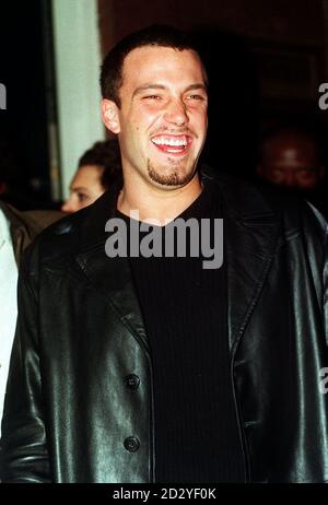 PA NEWS PHOTO 4/3/98: L'attore e co-sceneggiatore ben Affleck arriva al Curzon West End questa sera (mercoledì) per la Premiere britannica di 'buona volontà Caccia'. Foto di Stefan Rousseau/PA. Foto Stock