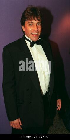 PA NEWS PHOTO 7/5/98 TELEVISIONE E RADIO DJ JOHN INVERDALE PRESSO L'HOTEL GROSVENOR HOUSE DI LONDRA PER LA SONY PREMI RADIO Foto Stock