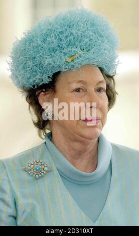 Principessa Margaret che arriva alla Guildhall per un pranzo ospitato dalla City of London Corporation, in onore della Regina Madre. * 21/08/00 la principessa Margaret, che passava il suo 70° compleanno privatamente, ha detto Buckingham Palace. 31/12/2000: È stato confermato da Buckingham Palace, che la principessa Margaret è malata e ha subito test medici. La sorella della Regina era stata confinata a letto nel periodo di Natale e Capodanno ed era stata vista da un medico ma non è stata ricoverata in ospedale. Margaret, che ha sofferto gravi ustioni alle gambe e ai piedi durante la vacanza a Mustique nel mese di marzo Foto Stock