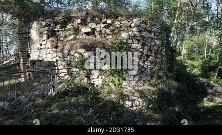 Nusco - Ruderi di una torre del castello Foto Stock