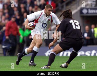 Ben Cohen in azione per l'Inghilterra durante la partita internazionale tra Inghilterra e Nuova Zelanda a Twickenham, Londra. Foto Stock