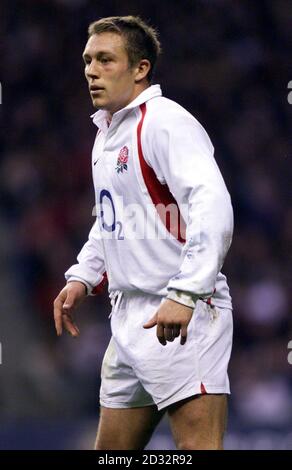 Jonny Wilkinson in azione per l'Inghilterra contro la NZ, Twickenham, Londra. Foto Stock