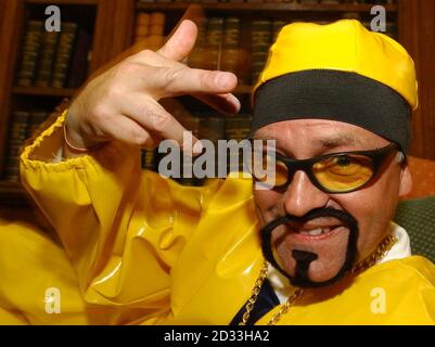 Il conservatore Alan Duncan vestito come comico Ali G, era in un dibattito mongolfiera come comico con altri 5 parlamentari. Foto Stock