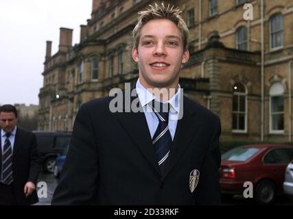 Alan Smith di Leeds United lascia il Royal York Hotel, York. Ha ricevuto un divieto di quattro partite dopo che la sua carta rossa che ha inviato fuori contro Cardiff è stata confermata dalla fa. QUESTA IMMAGINE PUÒ ESSERE UTILIZZATA SOLO NEL CONTESTO DI UNA FUNZIONE EDITORIALE. NESSUN UTILIZZO DI SITI WEB/INTERNET A MENO CHE IL SITO NON SIA REGISTRATO PRESSO LA FOOTBALL ASSOCIATION PREMIER LEAGUE. Foto Stock