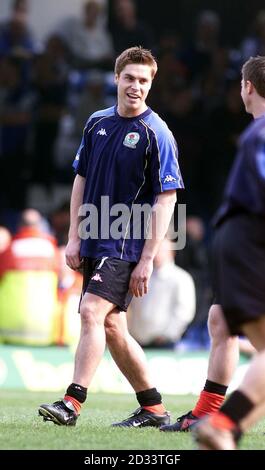 Il capitano di Blackburn Rovers Garry Flitcroft si riscalda prima della partita della Barclaycard Premiership contro Leicester a Filbert Street, Leicester, sabato 30 marzo 2002. Foto PA. QUESTA IMMAGINE PUÒ ESSERE UTILIZZATA SOLO NEL CONTESTO DI UNA FUNZIONE EDITORIALE. NESSUN UTILIZZO DI SITI WEB/INTERNET A MENO CHE IL SITO NON SIA REGISTRATO PRESSO LA FOOTBALL ASSOCIATION PREMIER LEAGUE. Foto Stock