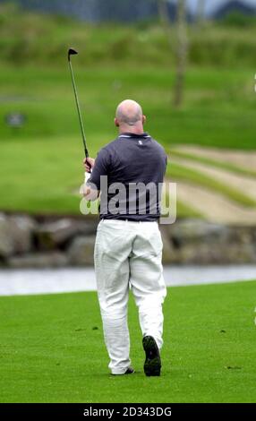 Irlanda rugby internazionale, Keith Wood, in azione durante il K Club South Golf Course Charity Pro Am, a Co Kildare, Irlanda. Foto Stock