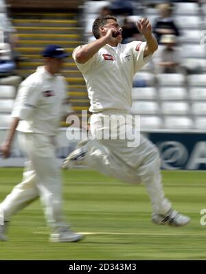 Yorkshire in azione Darren Gough durante la partita del Frizzell County Championship contro Durham al Riverside, Durham. Gough ha ricevuto un richiamo nel Test Side per affrontare il Sud Africa la prossima settimana, dopo essere stato fuori per due anni con una lesione al ginocchio. Foto Stock