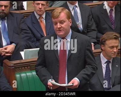 Schermata di cattura del leader liberaldemocratico Charles Kennedy durante le interrogazioni del primo Ministro alla Camera dei Comuni, Londra. Foto Stock