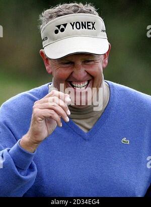 Scotland's Colin Montgomerie durante il secondo round del Dunhill Links Championships al St Andrews Golf Course, Fife, Scozia, venerdì 30 settembre 2005. PREMERE ASSOCIAZIONE foto. Il credito fotografico dovrebbe essere: Andrew Milligan/PA. Foto Stock