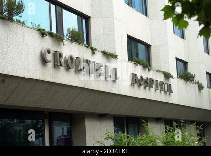 Una foto del Cromwell Hospital datata 30 febbraio 2002. L'ex stella di calcio George Best è in terapia intensiva al London Hospital, ha detto oggi i medici. Lunedì 3 ottobre 2005. Vedere PA Story HEALTH Best. PREMERE ASSOCIAZIONE FOTO. IL CREDITO FOTOGRAFICO DOVREBBE ESSERE Michael Stephens/PA Foto Stock