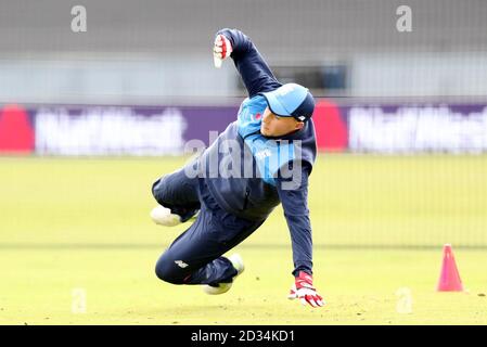 Joe Root dell'Inghilterra durante una sessione di reti all'Emirates Riverside, Durham. Foto Stock